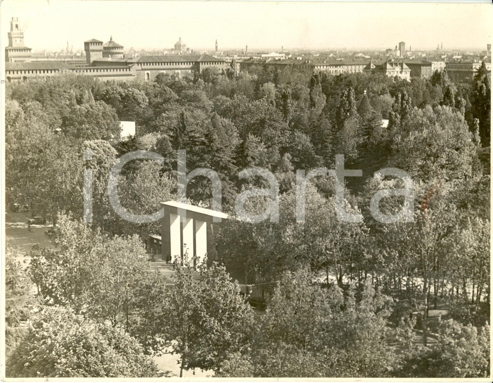 Fotografia d epoca originale 1935 ca MILANO Veduta aerea del PARCO SEMPIONE con Castello SFORZESCO Foto 1