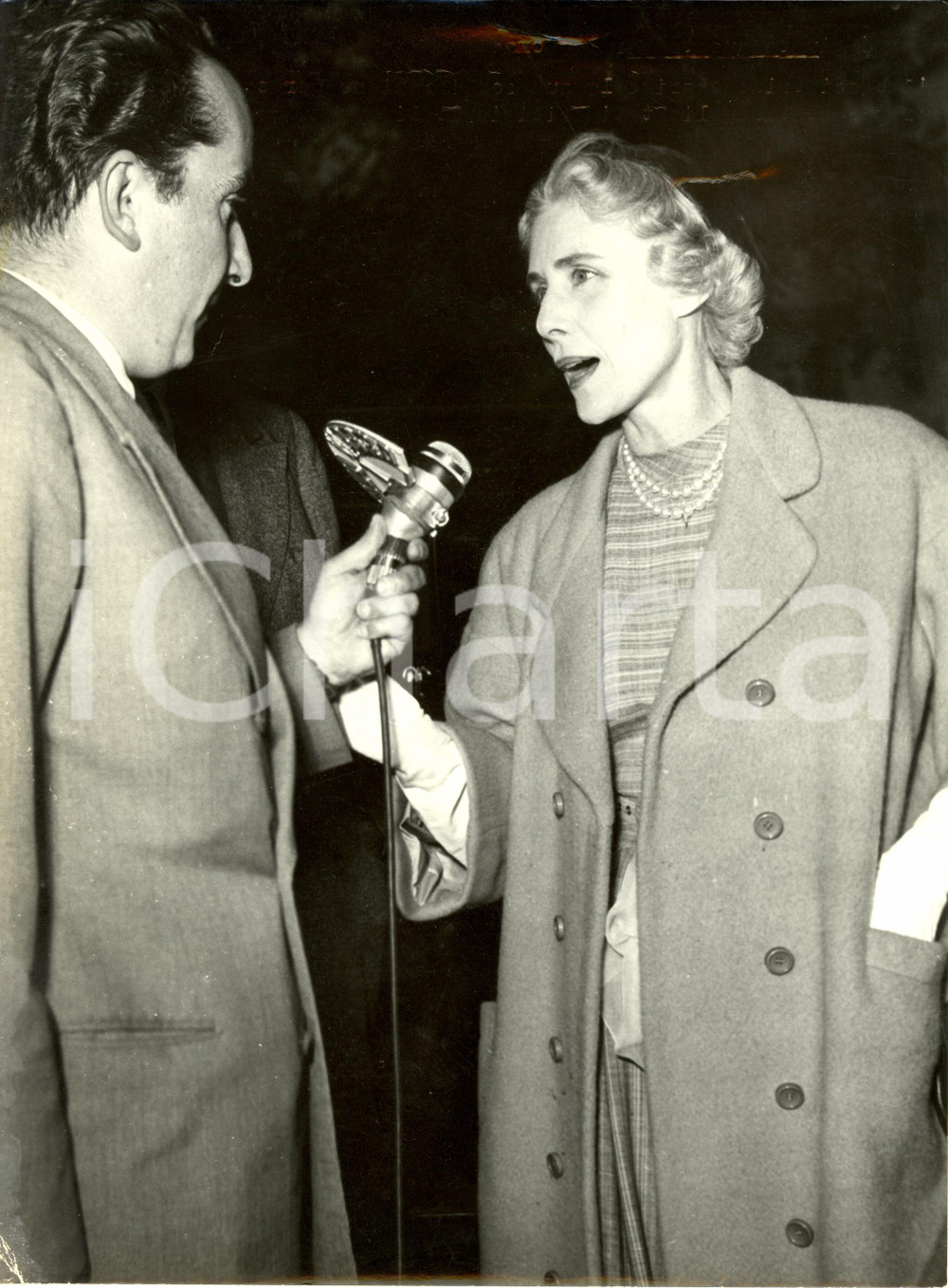 Fotografia d epoca originale 1953 ROMA Clare BOOTHE Ambasciatrice USA rilascia un intervista Fotografia 1