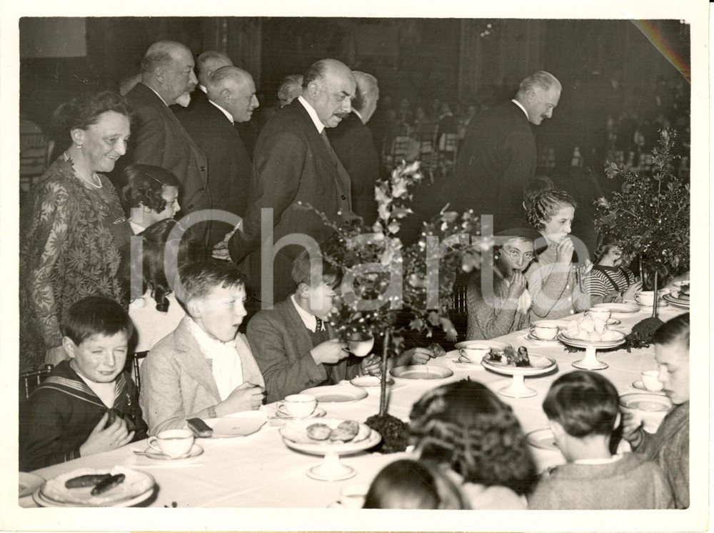 Fotografia d epoca originale 1938 PARIS F Bambini durante pranzo offerto all Eliseo per Natale Fotografia 1