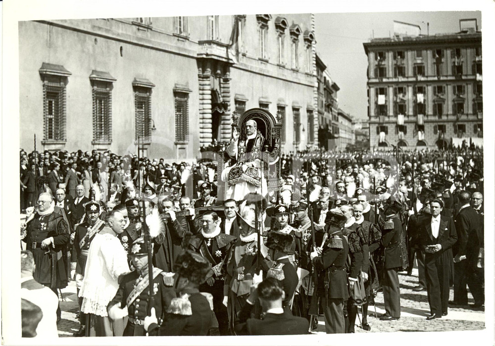 Fotografia d epoca originale 1939 ROMA Papa PIO XII in sedia gestatoria in piazza SAN GIOVANNI LATERANO Foto 1