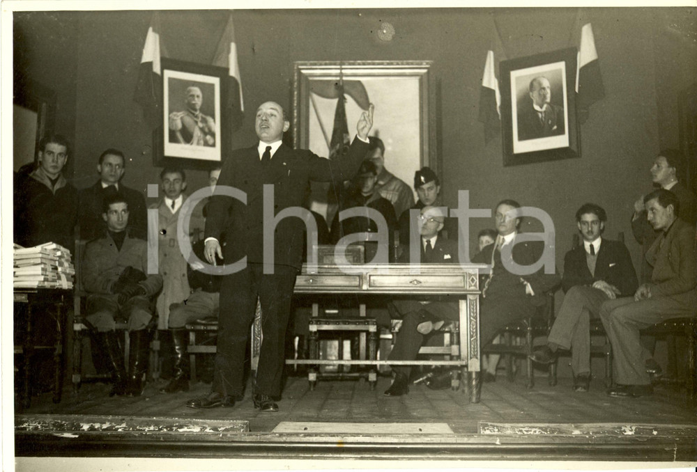 Fotografia d epoca originale 1933 MILANO Gruppo Rionale TONOLI Professor DOLCI discorso fine anno culturale 1