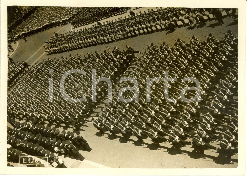 Fotografia d epoca originale 1939 ROMA Piazza VENEZIA Natale di Roma Giovani della GIL sfilano Fotografia 1