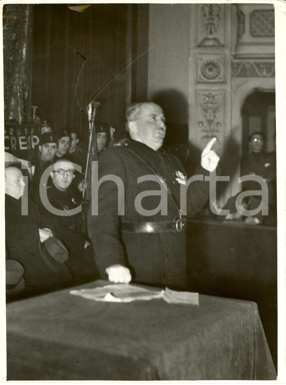 Fotografia d epoca originale 1938 MILANO Teatro DAL VERME Pietro CAPOFERRI parla a lavoratori industrie Foto 1