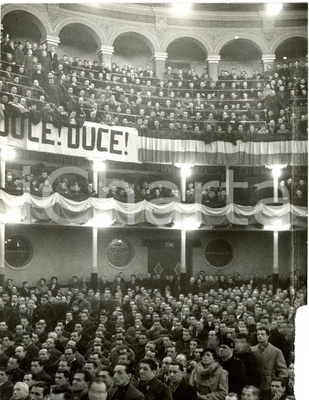 Fotografia d epoca originale 1938 MILANO Teatro DAL VERME Adunata dei lavoratori delle industrie DANNEGGIATA 1