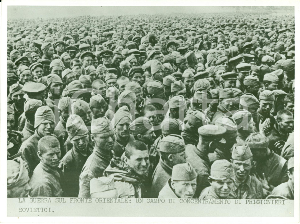 Fotografia d epoca originale 1941 FRONTE ORIENTALE OSTFRONT WWII Campo concentramento prigionieri russi FOTO 1