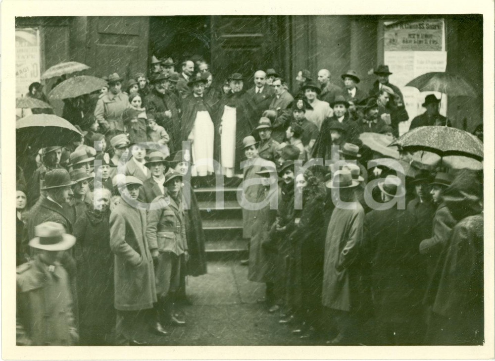 Fotografia d epoca originale 1935 ca TORINO Messa degli Artisti alla Chiesa SANTISSIMA TRINITA  Fotografia 1