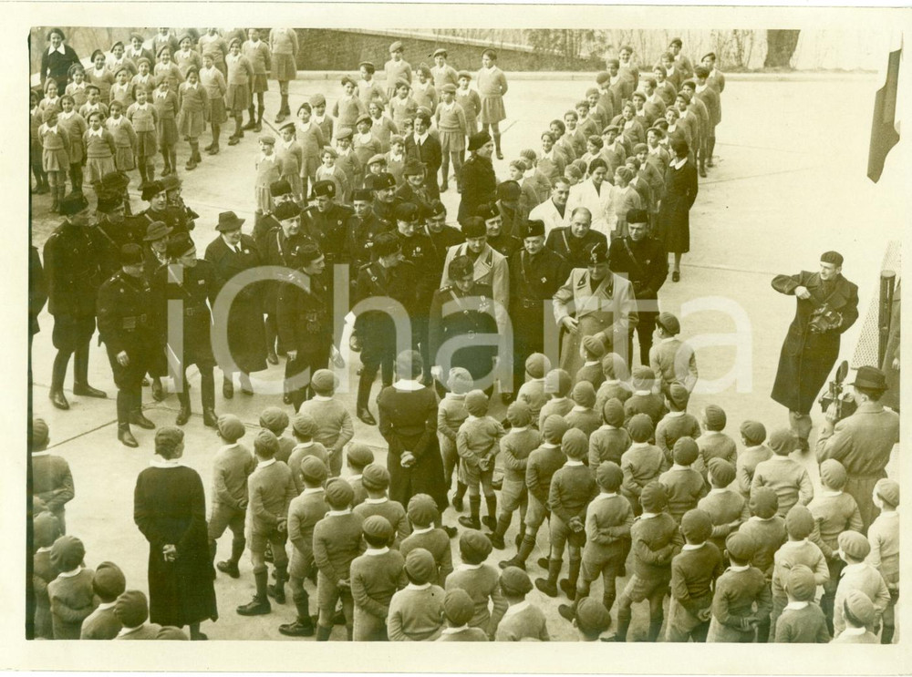 Fotografia d epoca originale 1937 TORINO Achille STARACE con bambini Colonia 3 GENNAIO Fotografia 1
