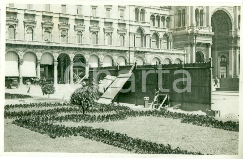 Fotografia d epoca originale 1932 MILANO Costruzione gabinetti sotterranei in PIAZZA DUOMO Fotografia 1