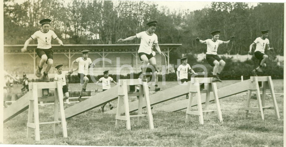 Fotografia d epoca originale 1930 ROMA Campo Avanguardisti Squadra LIVORNO alla corsa a ostacoli Fotografia 1