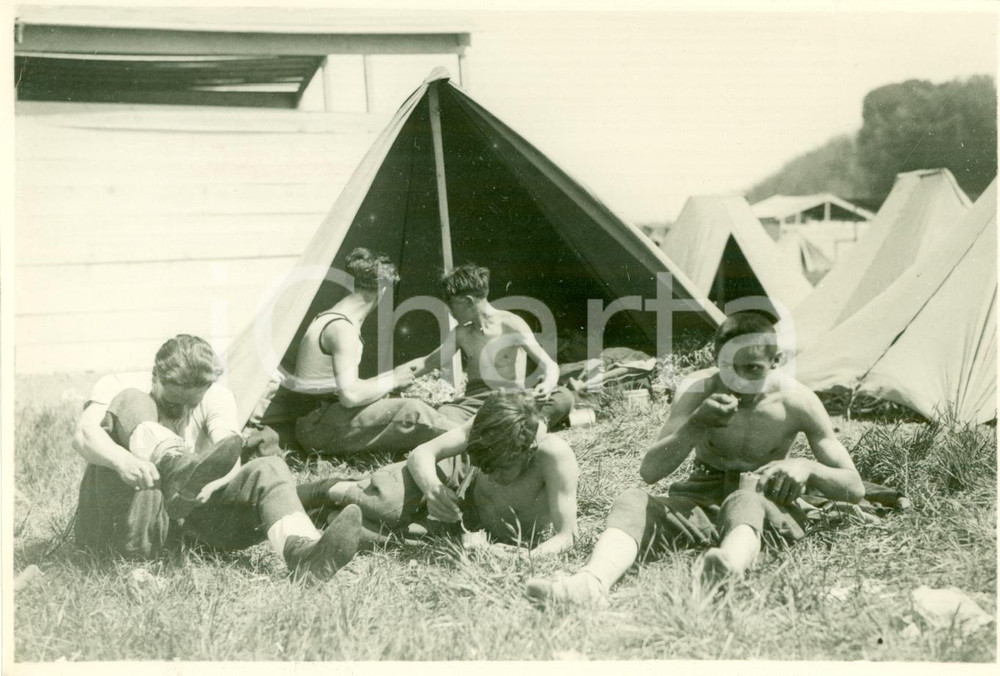 Fotografia d epoca originale 1930 ROMA Ora del rancio al Campeggio AVANGUARDISTI Fotografia 1