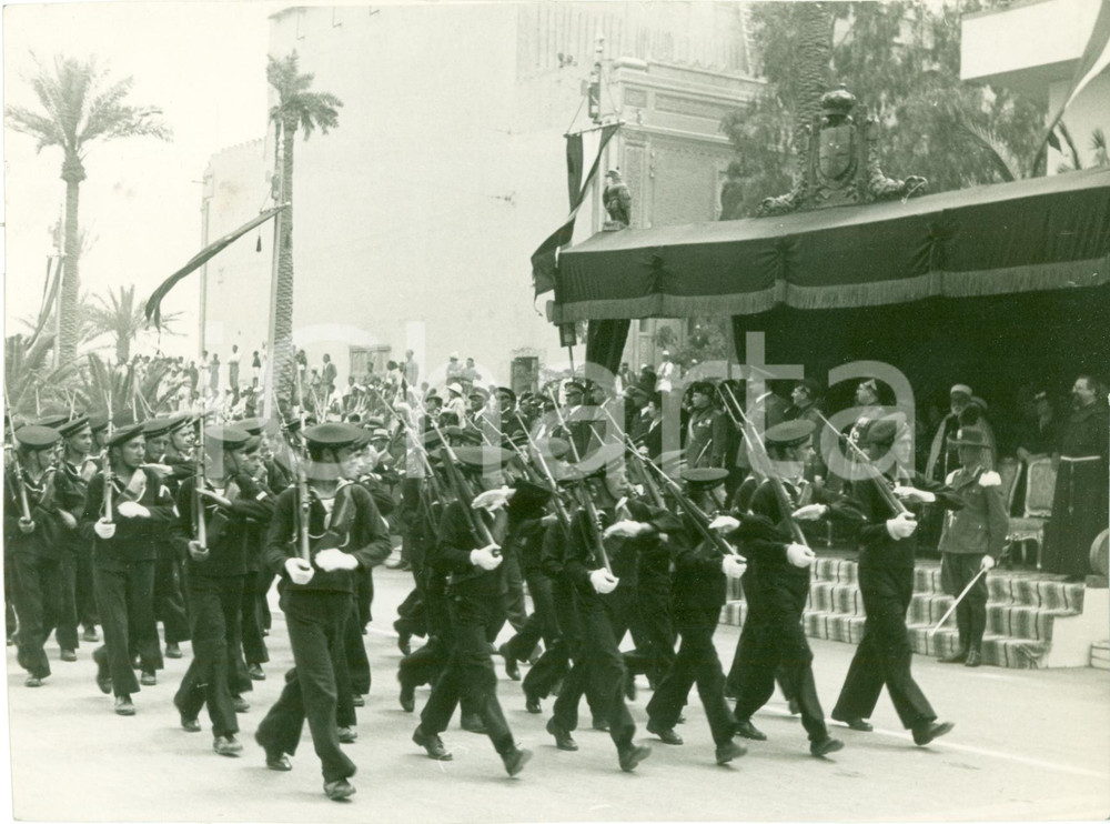 Fotografia d epoca originale 1936 TRIPOLI Italo BALBO assiste a sfilata Marinaretti Decennale OPERA BALILLA 1