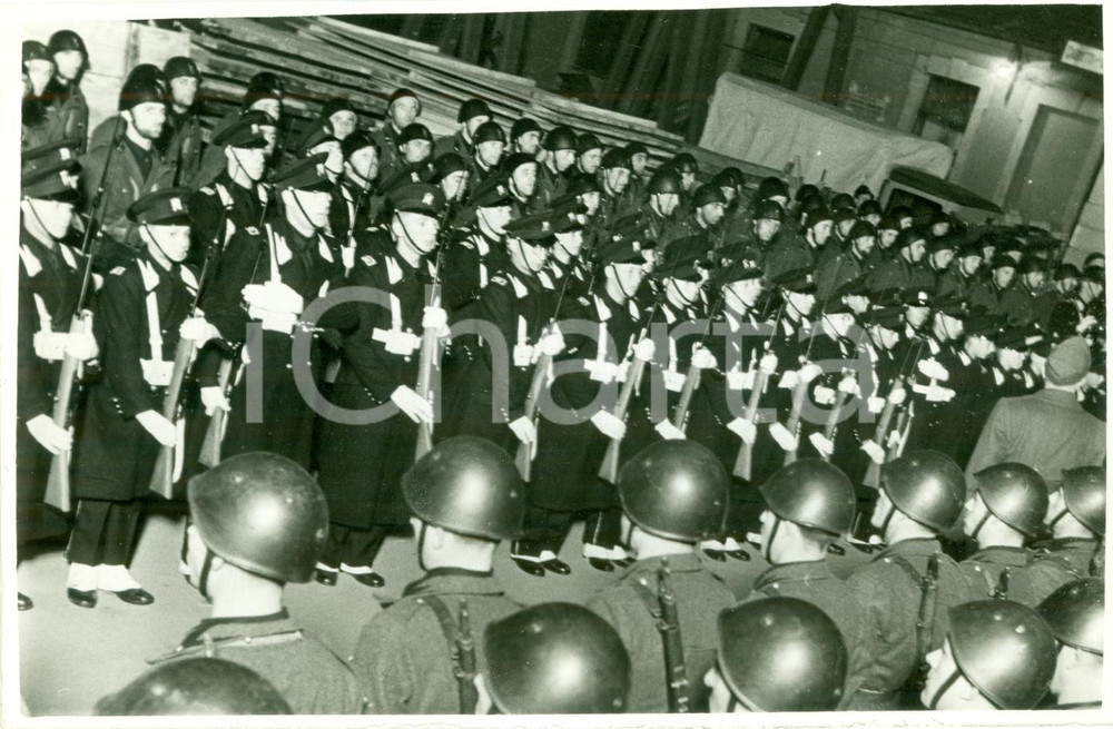 Fotografia d epoca originale 1937 ROMA Orfani Camicie Nere Istituto CIVIDALE DEL FRIULI anniversario Marcia 1