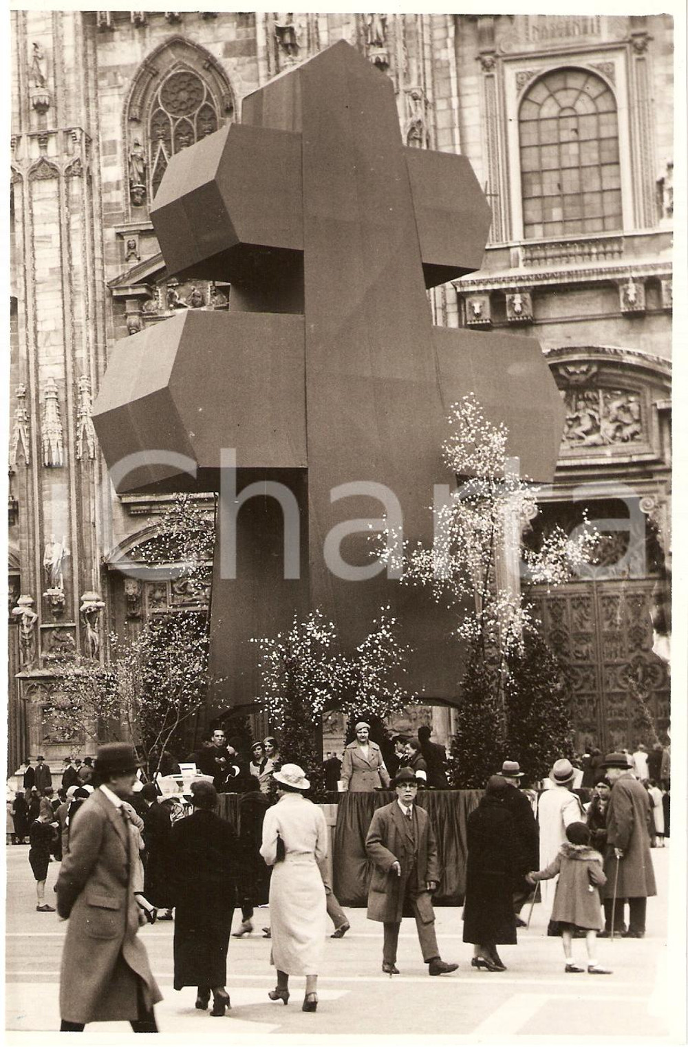 Fotografia d epoca originale 1936 MILANO Giornata della DOPPIA CROCE in Piazza DUOMO Fotografia 1