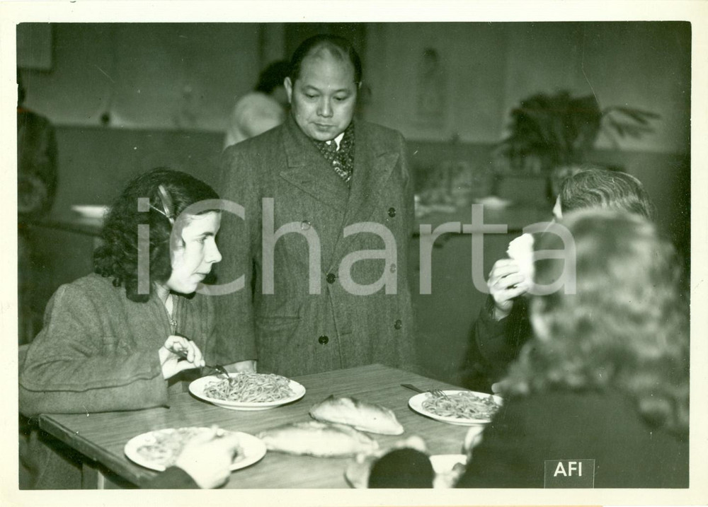Fotografia d epoca originale 1942 ROMA WW2 Gen. Moriakira SHIMIZU visita refettorio Opera MaternitÃ  Foto 1