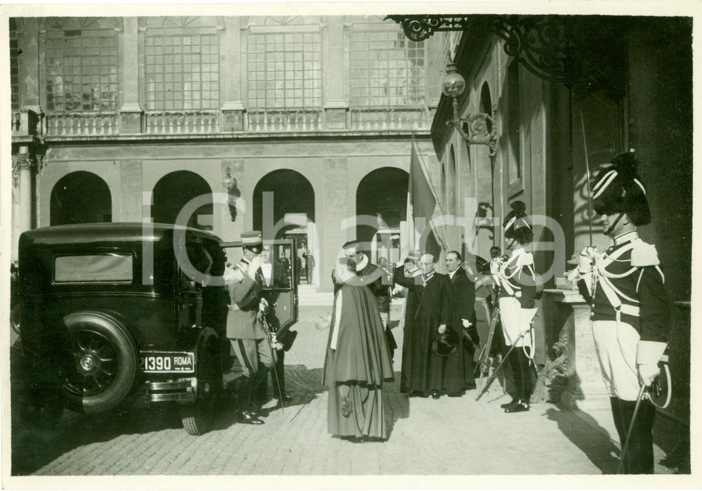 Fotografia d epoca originale 1929 ROMA Automobile UMBERTO II nel cortile di SAN DAMASO Fotografia 1