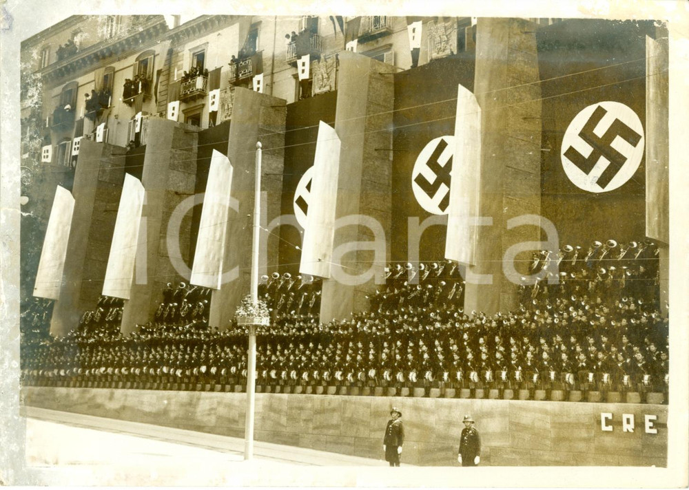 Fotografia d epoca originale 1938 ROMA Balilla schierati salutano corteo Adolf HITLER Foto DANNEGGIATA 1