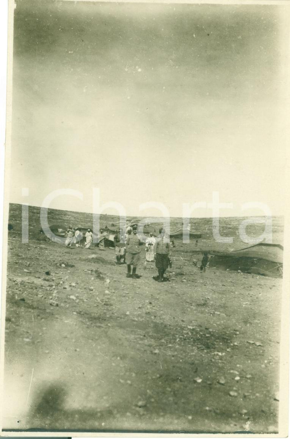 Fotografia d epoca originale 1935 ca GEBEL ELACHDAR LIBIA Ufficiali italiani accampamento arabo FOTO 1