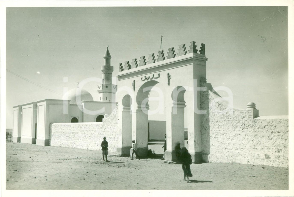 Fotografia d epoca originale 1930 ca SIDI AHMED EL MAGRUM LIBIA L ingresso della nuova moschea Foto ANIMATA 1