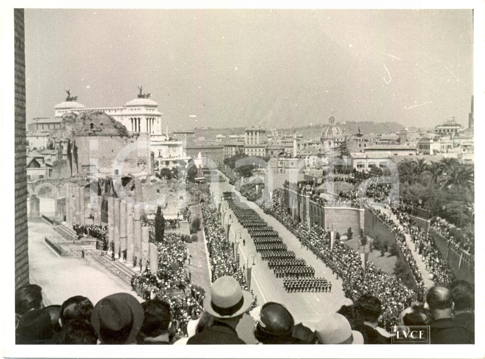 Fotografia d epoca originale 1932 ROMA Parata delle truppe in Via dei FORI IMPERIALI Fotografia 1