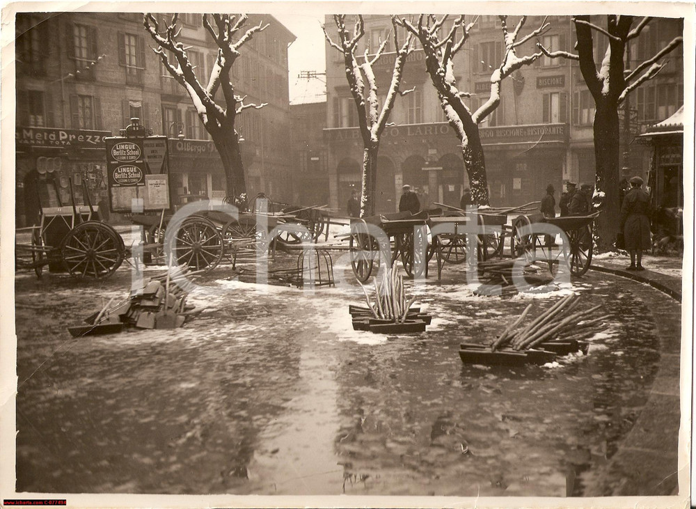 Fotografia d epoca originale 1931 MILANO Carretti per sgombero neve in Piazza FONTANA Albergo BISCIONE Foto 1