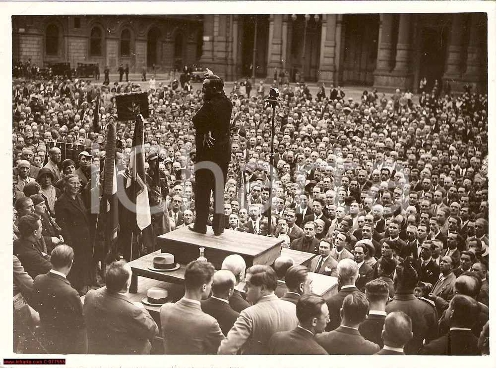Fotografia d epoca originale 1931 Torino Bruno BIAGI arringa la folla FOTO d epoca 1