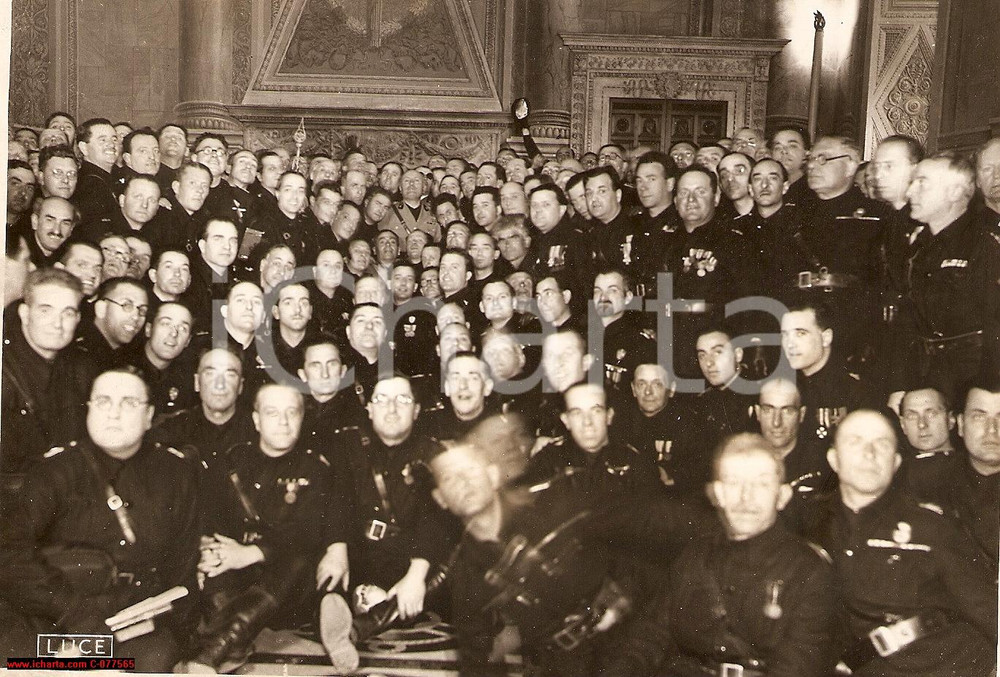 Fotografia d epoca originale 1938 Roma Duce riceve squadristi di Lucca FOTO gruppo 1