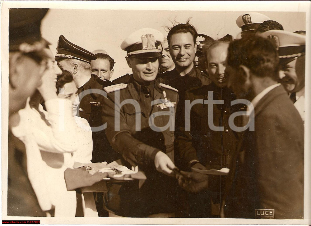 Fotografia d epoca originale 1940 SAN TEODORO ME Giuseppe TASSINARI consegna chiavi a coloni BORGO GIULIANO 1