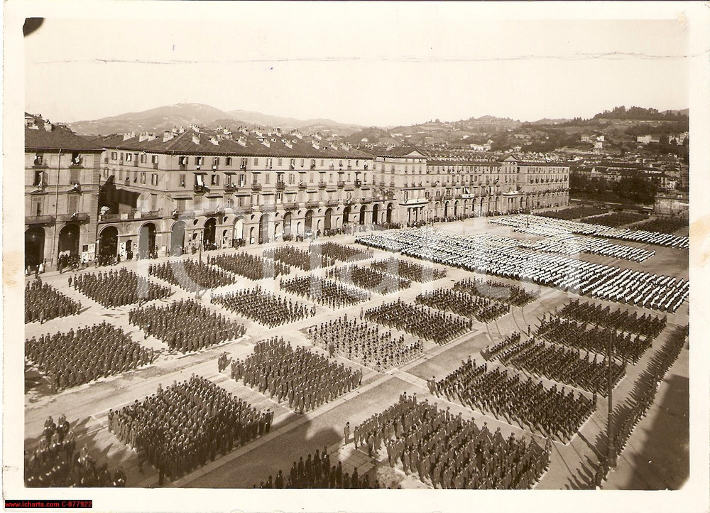 Fotografia d epoca originale 1937 TORINO Piazza VITTORIO VENETO Renato RICCI passa in rivista BALILLA Foto 1