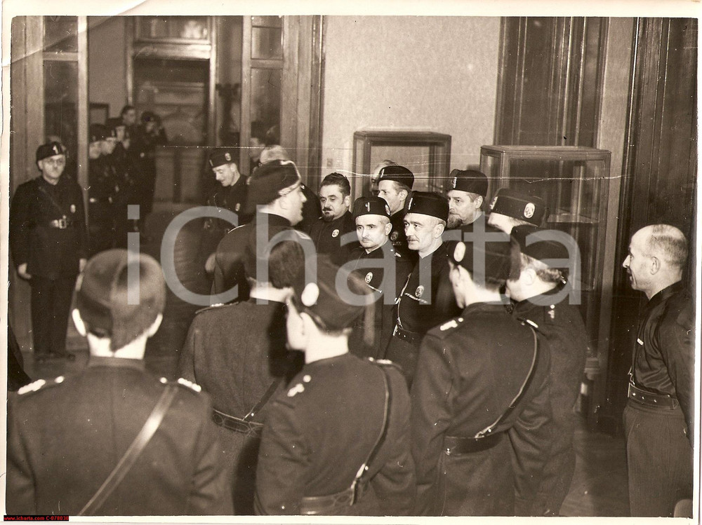 Fotografia d epoca originale 1936 Milano Segretario Federale Parenti Casa Artigiani 1