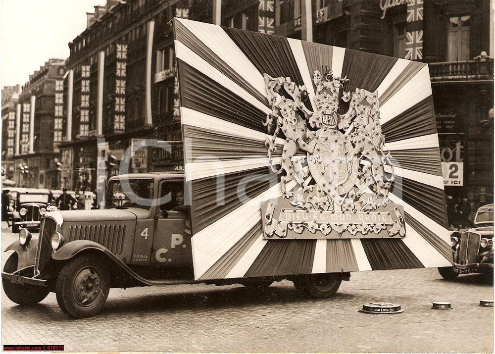 Fotografia d epoca originale 1938 PARIGI Union Jack in Paris REAL PHOTO 1