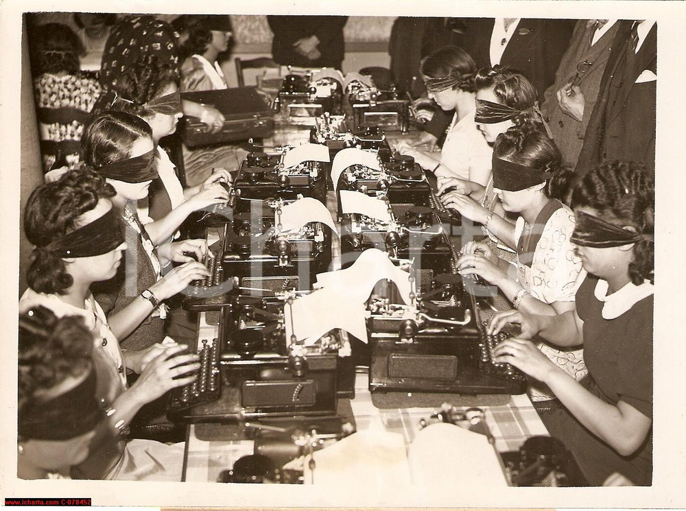 Fotografia d epoca originale 1939 Paris Championat Dactylographie Typing Trial photo 1