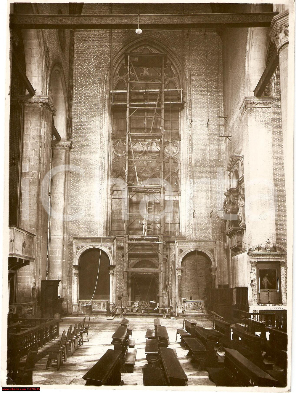 Fotografia d epoca originale 1930 VENEZIA Basilica San Zanipolo  smontaggio vetrata 1
