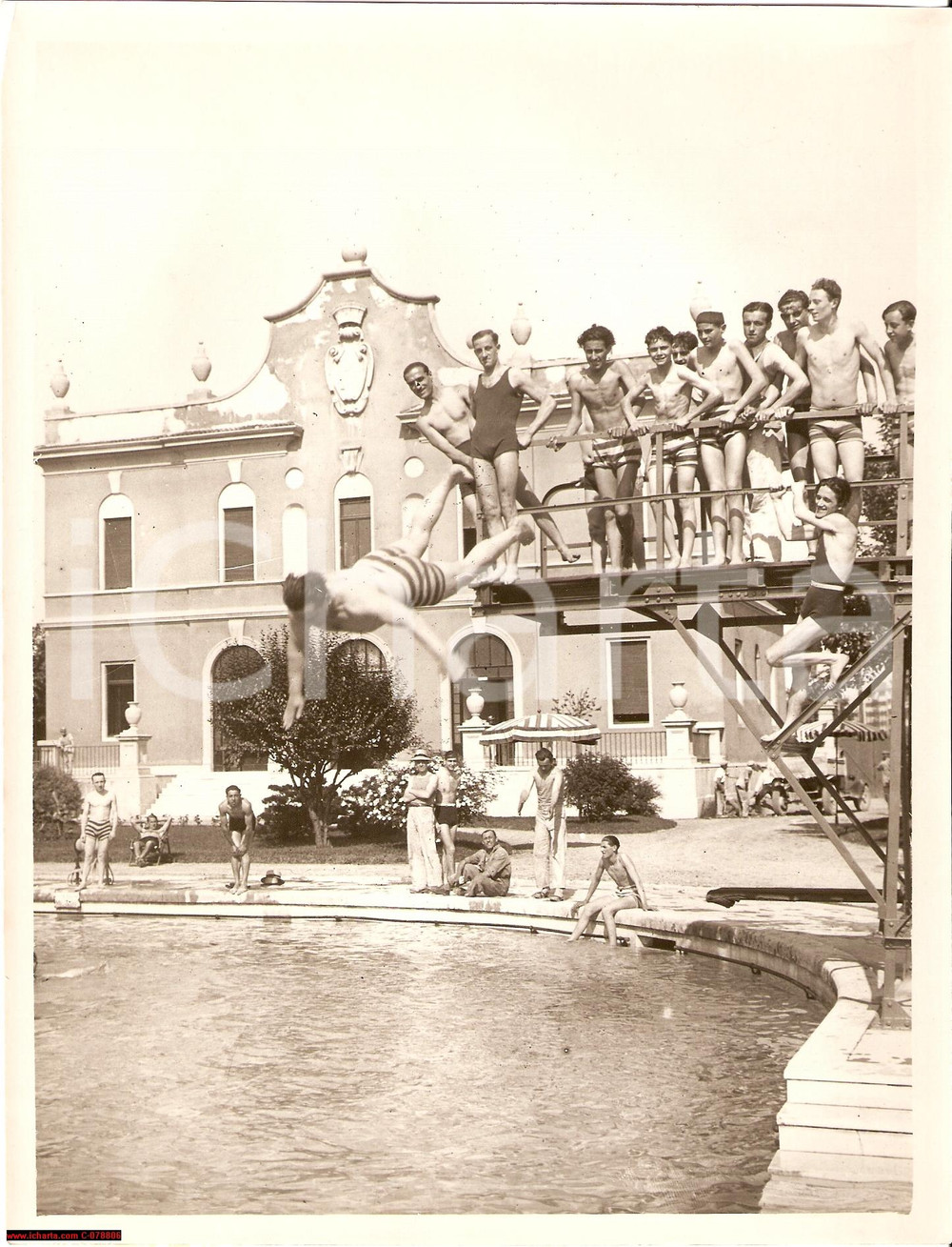 Fotografia d epoca originale 1936 Milano Piscina Ponzio, bellimbusti ai tuffi 1
