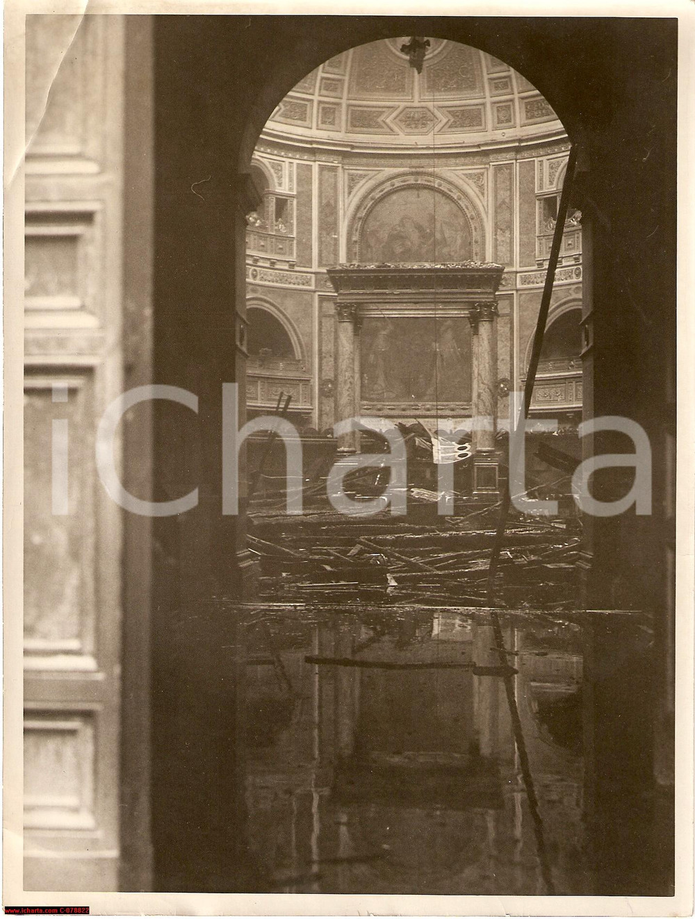 Fotografia d epoca originale 1940 Roma INCENDIO CANCELLERIA Chiesa San Damaso FOTO 1