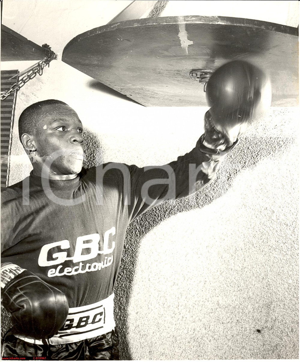 Fotografia d epoca originale 1962 pugile Eddie Perkins contro Duilio Loi, Ignis 1