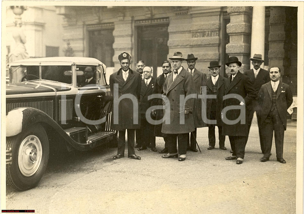 Fotografia d epoca originale 1929 MILANO Jai Singh PRABHAKAR Maharaja di ALWAR all albergo PRINCIPE DI SAVOIA 1