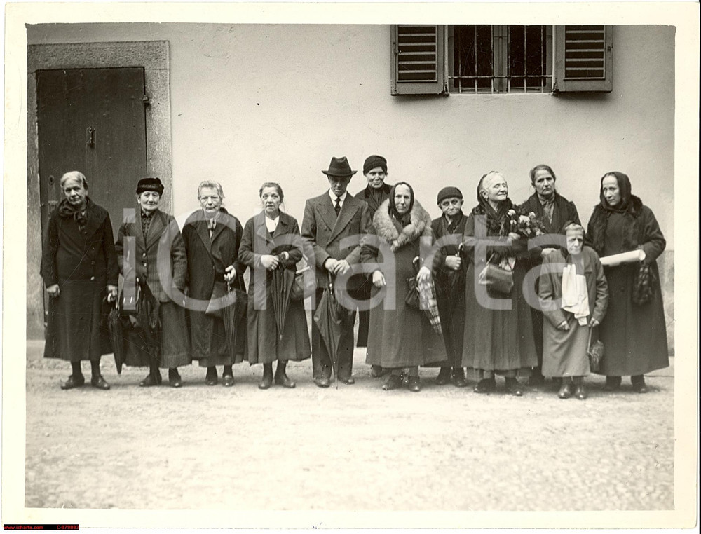 Fotografia d epoca originale 1938 MILANO FASCISMO Domestici premiati per fedeltÃ  1