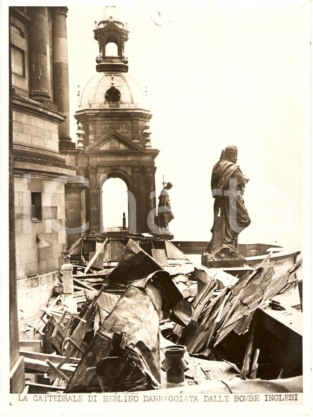 Fotografia d epoca originale 1940 ca BERLINO D WW2 Bombe inglesi danneggiano il DUOMO Fotografia 1