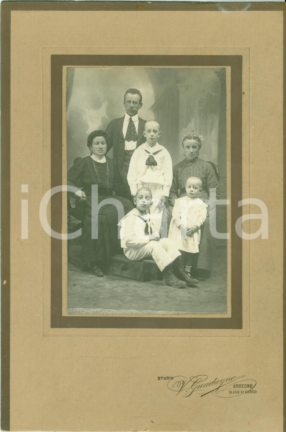 Fotografia d epoca originale 1900 ca ARGEGNO CO Ritratto di famiglia Fotografo VINCENZO GUADAGNO 1
