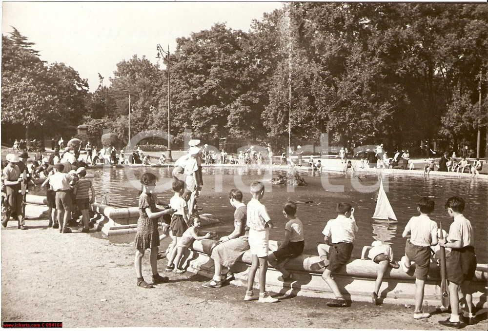 Fotografia d epoca originale 1939 MILANO Bambini alla fontana Giardini Pubblici FOTO Giardini MONTANELLI 1