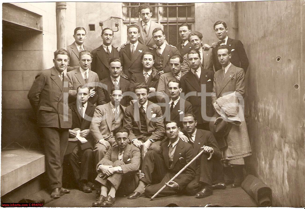 Fotografia d epoca originale 1930 Genova Scuola Ingegneria Navale Foto Laureandi 1