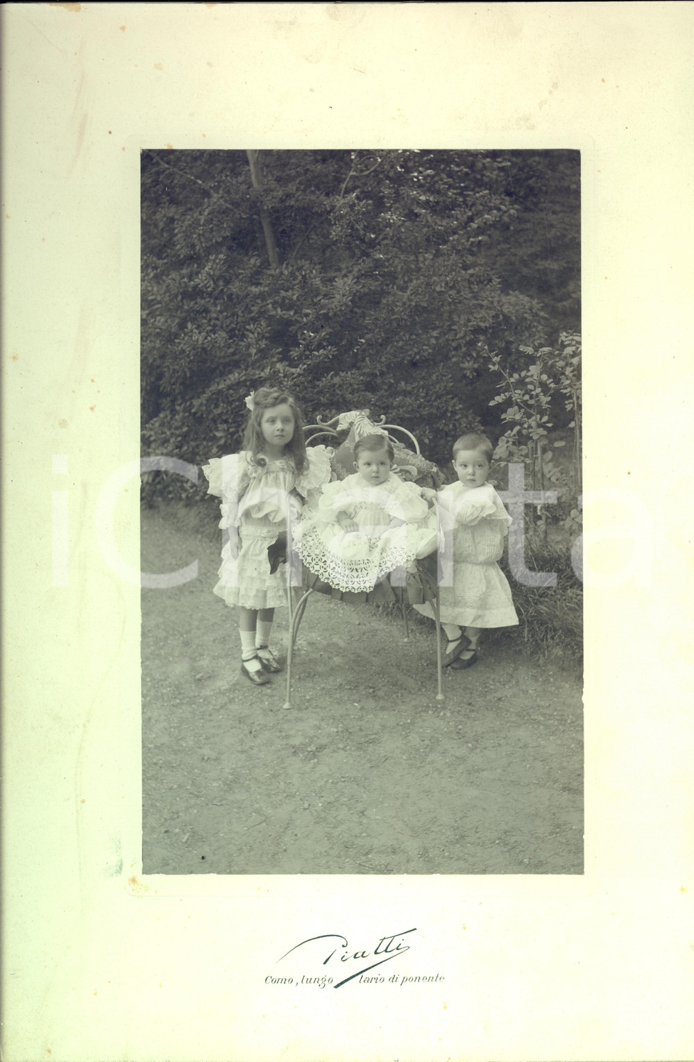 Fotografia d epoca originale 1920 ca COMO Ritratto di tre sorelle Foto RICCARDO ? PIATTI cm 23 x 33 1