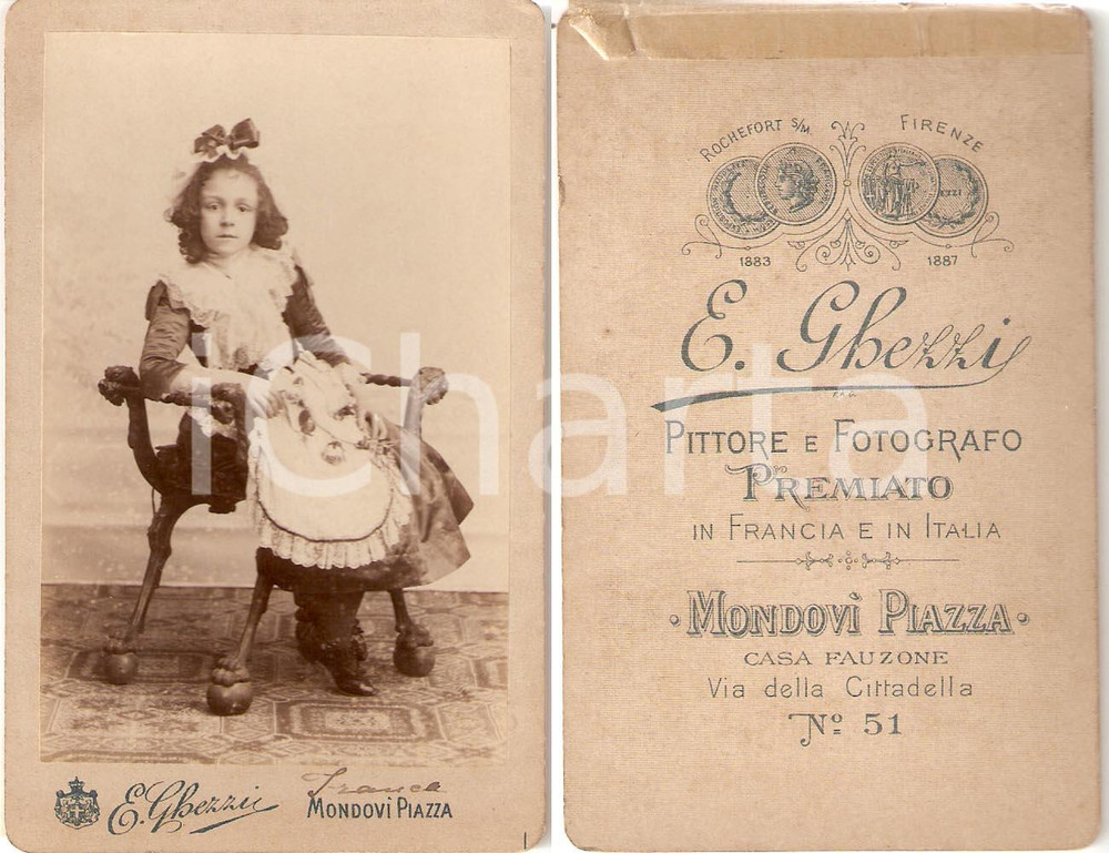 Fotografia d epoca originale 1890 ca MONDOVI  Ritratto di bambina con pizzi e rose Foto EMILIO GHEZZI 1