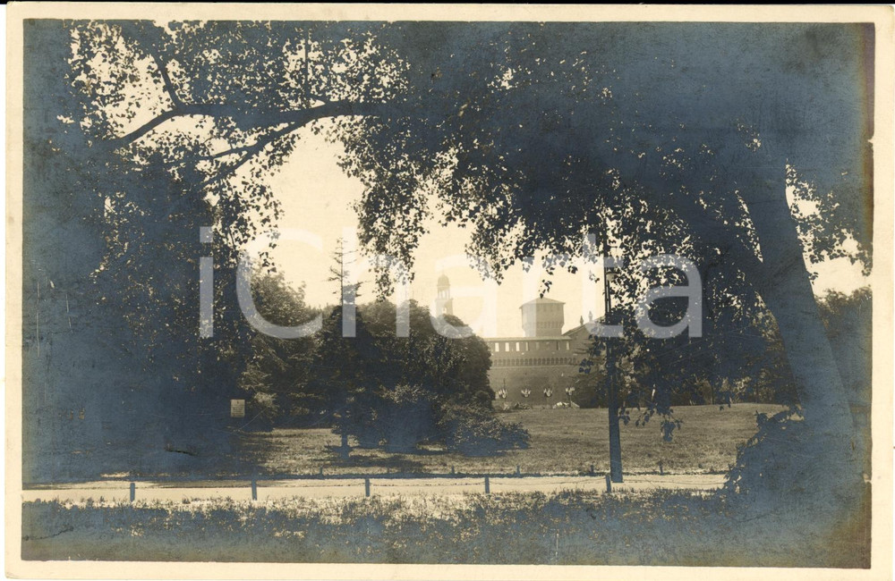 Cartolina originale da collezione 1930 MILANO Il Castello Sforzesco dal parco SEMPIONE Cartolina FP VG 1