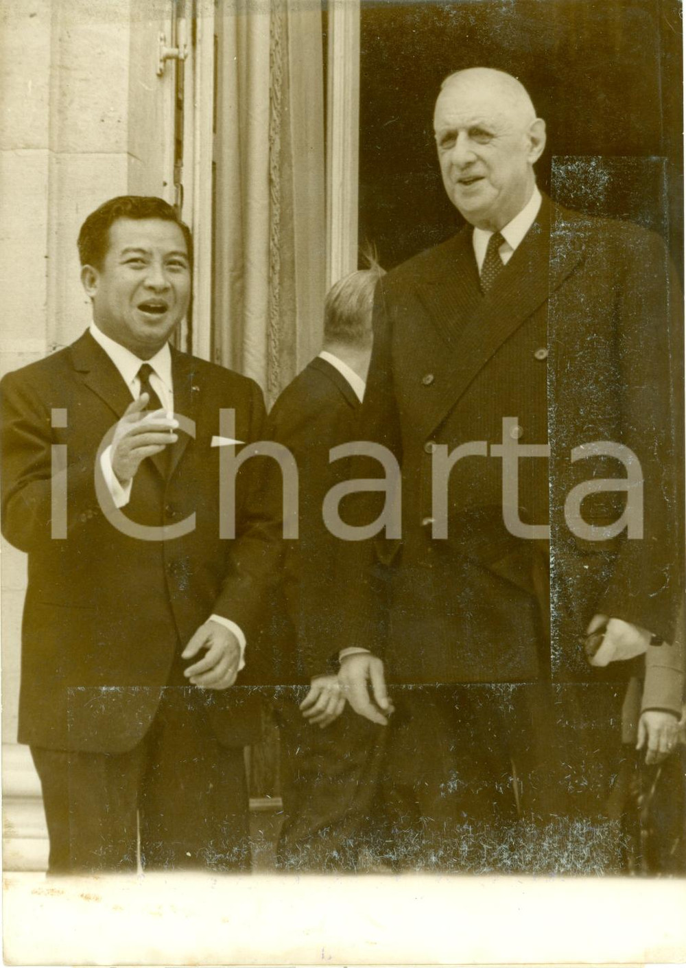 Fotografia d epoca originale 1967 PARIS Prince cambogien NORODOM SIHANOUK avec Charles DE GAULLE Fotografia 1