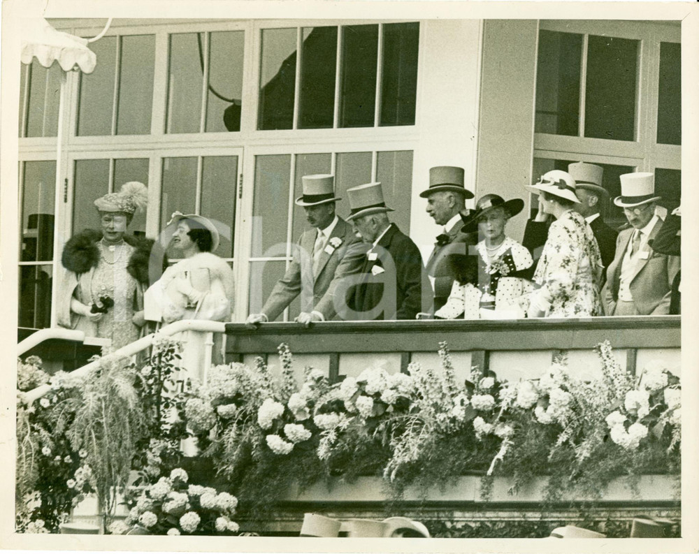 Fotografia d epoca originale 1935 ASCOT UK Duke of GLOUCESTER Queen Mary of TECK Royal Race Meeting PHOTO 1
