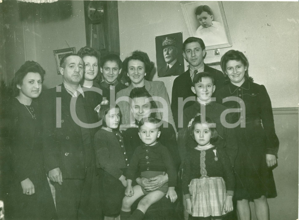 Fotografia d epoca originale 1943 PARIS Famiglia TREUILLARD con undici figli vince premio COGNACQ Foto 1