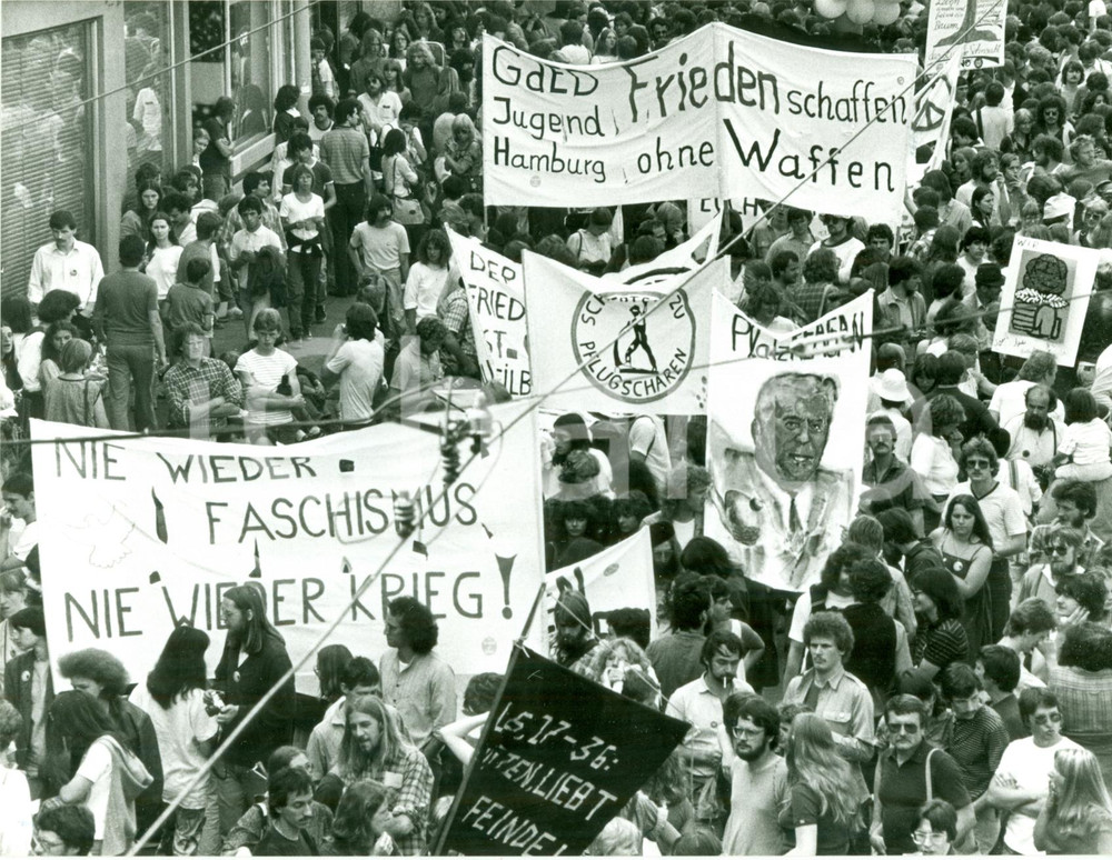 Fotografia d epoca originale 1982 BONN DE Guerra Fredda Nie wieder FASCHISMUS nie wieder Krieg PHOTO 1