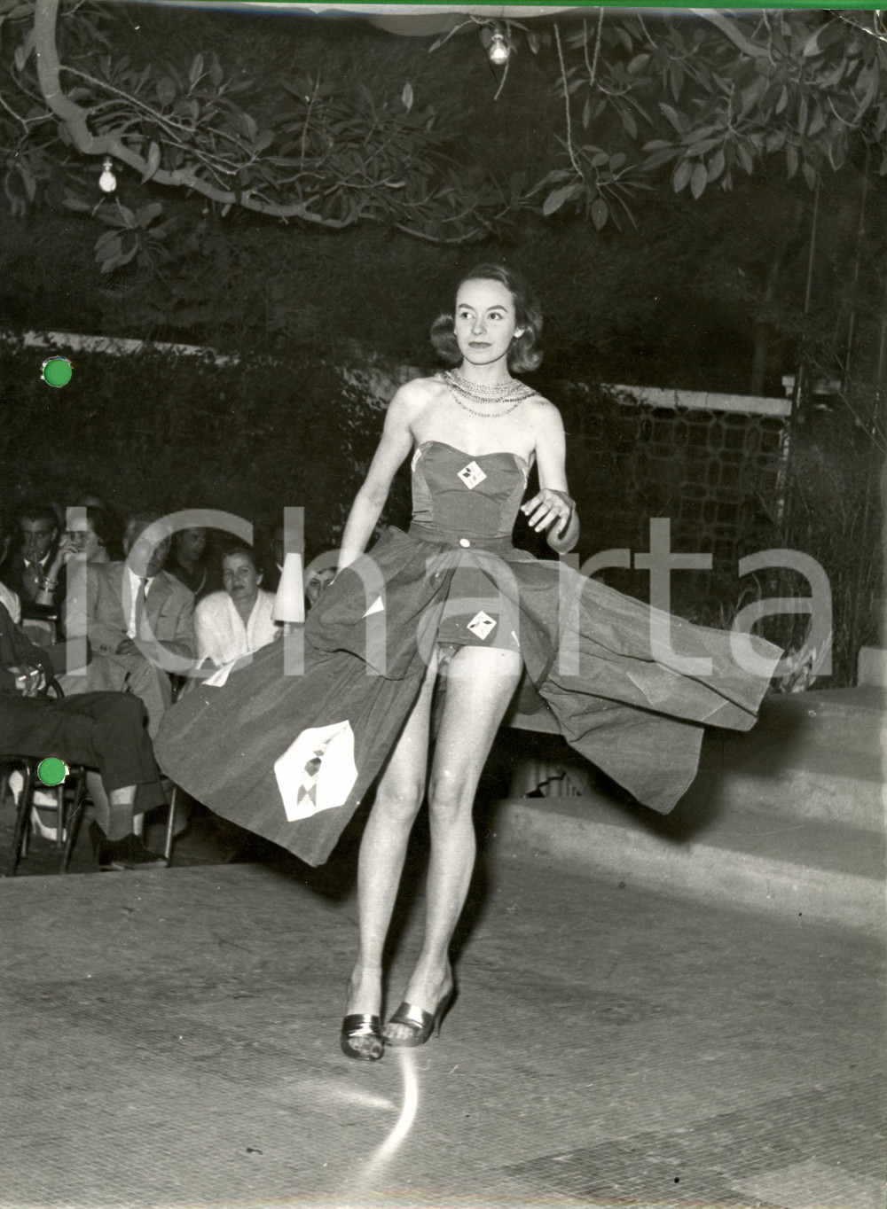 Fotografia d epoca originale 1960 ca PALERMO Modella in costume e gonna a ruota abbinata Foto Alfredo URSO 1