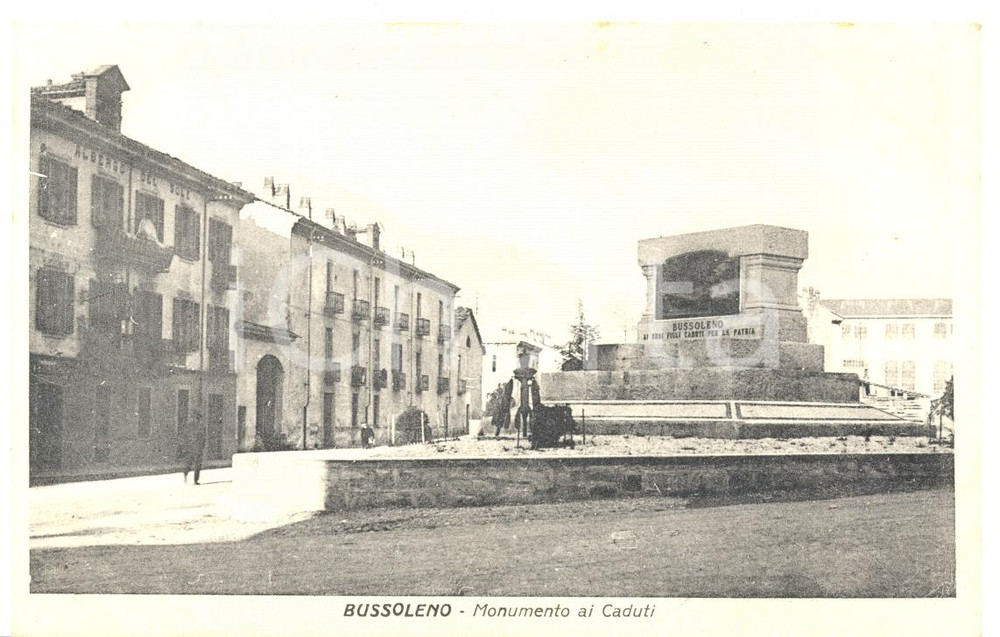 Cartolina originale da collezione 1920 ca BUSSOLENO TO Albergo del SOLE e Monumento ai Caduti ANIMATA FP NV 1